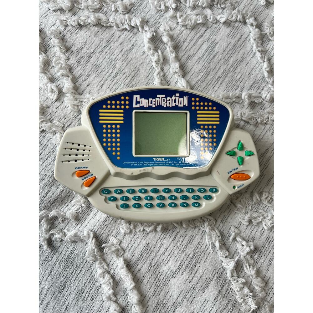 Vintage Concentration Handheld Electronic Game 1999 Tiger Electronics